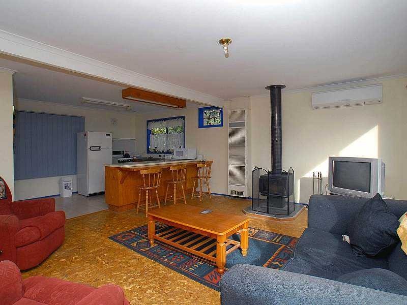 3 Kitchener Parade, Cockatoo VIC 3781