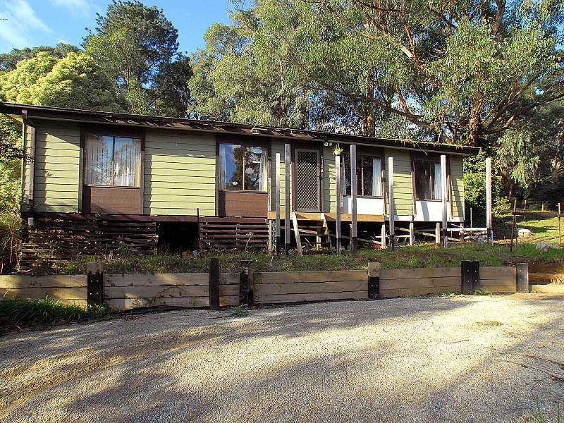 52 Caroline Avenue, Cockatoo VIC 3781
