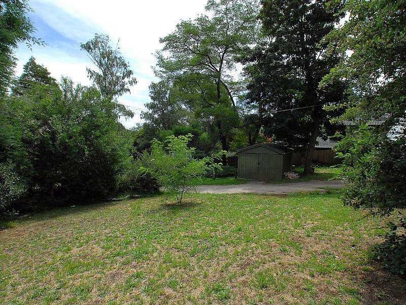 6 Charman Avenue, Emerald VIC 3782