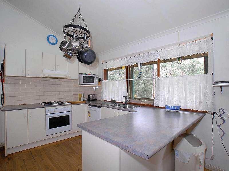 22 Boronia Crescent, Cockatoo VIC 3781