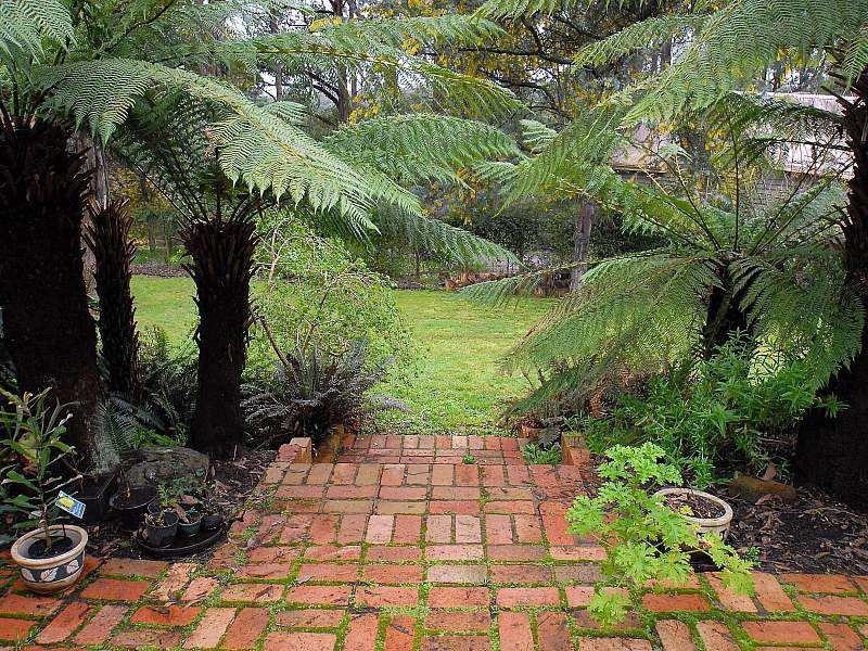 7 Seaview Road, Cockatoo VIC 3781