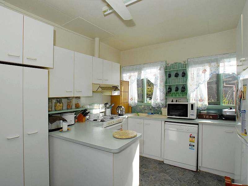 8 Paradise Grove, Emerald VIC 3782