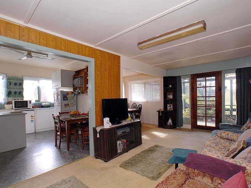 8 Paradise Grove, Emerald VIC 3782