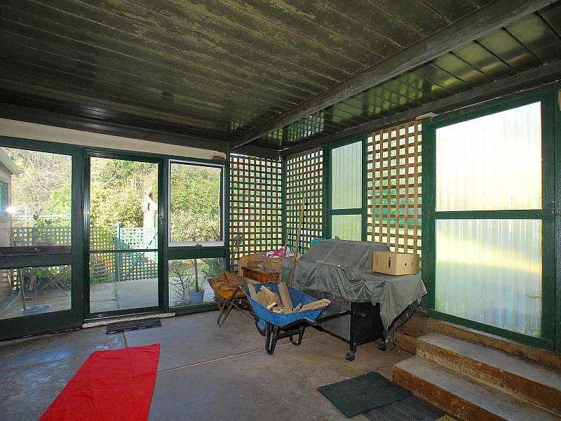 8 Paradise Grove, Emerald VIC 3782