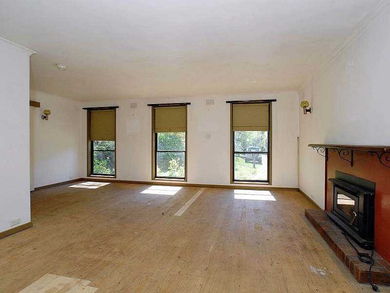 1580 Pakenham Road, Cockatoo VIC 3781