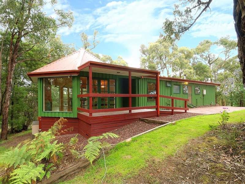 18 Belgrave Avenue, Cockatoo VIC 3781