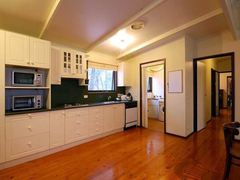 18 Belgrave Avenue, Cockatoo VIC 3781