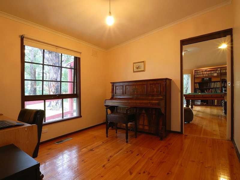 18 Belgrave Avenue, Cockatoo VIC 3781