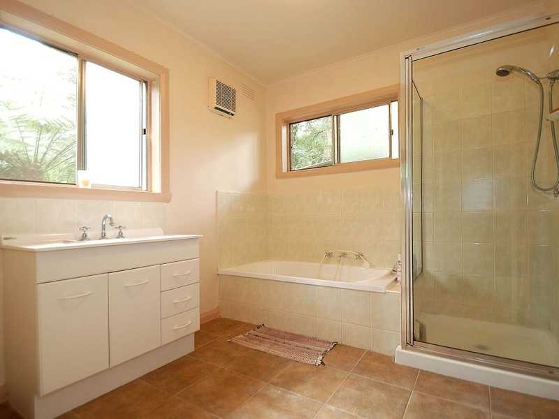 21 Alexander Road, Cockatoo VIC 3781