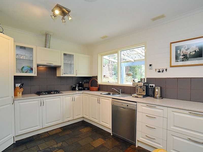 34 Lawsons Road, Emerald VIC 3782