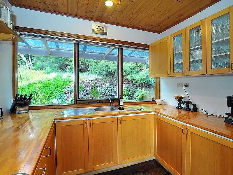 3 Walnut Avenue, Emerald VIC 3782