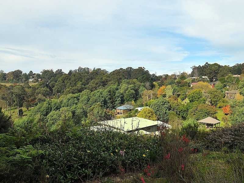 3 Walnut Avenue, Emerald VIC 3782