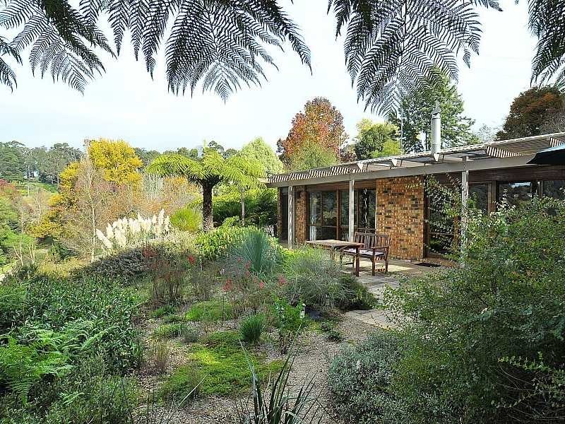 3 Walnut Avenue, Emerald VIC 3782