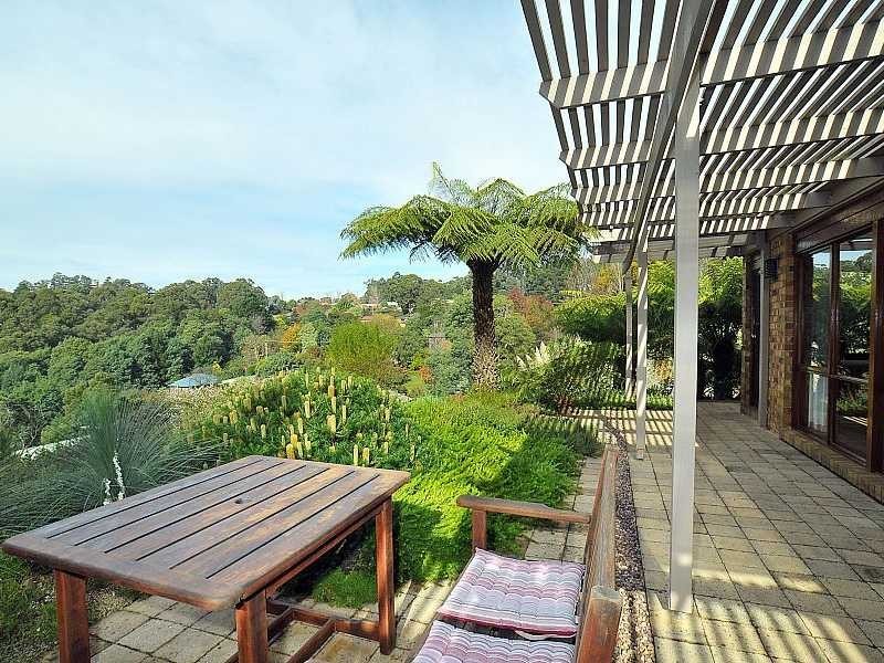 3 Walnut Avenue, Emerald VIC 3782