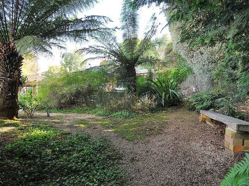 3 Walnut Avenue, Emerald VIC 3782
