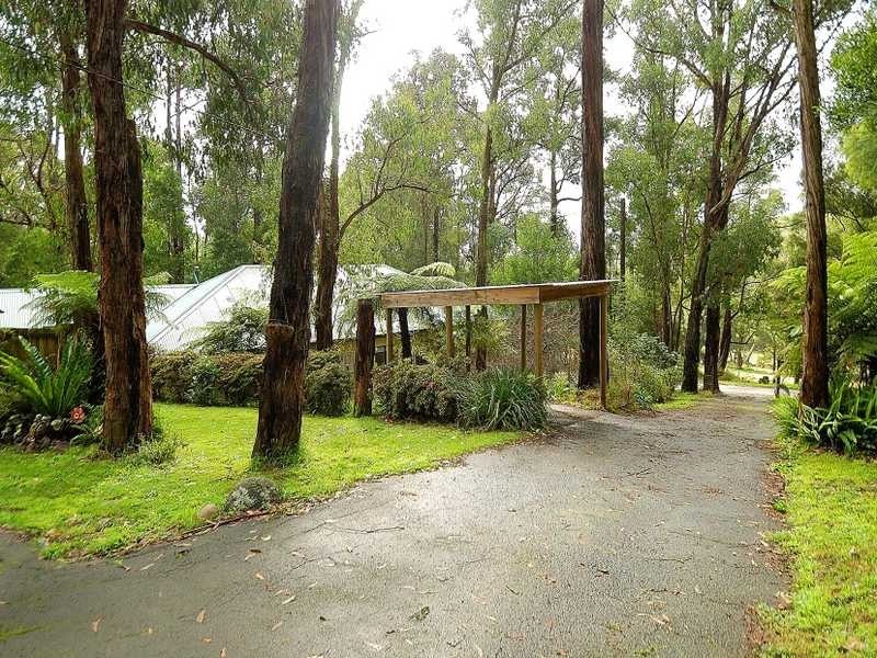 21 Naughton Road, Cockatoo VIC 3781