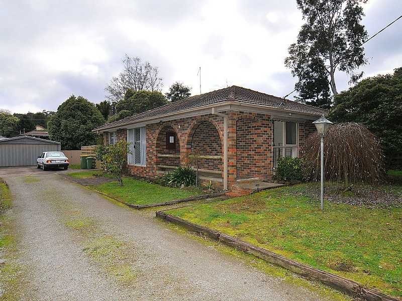 14 Memorial Avenue, Emerald VIC 3782
