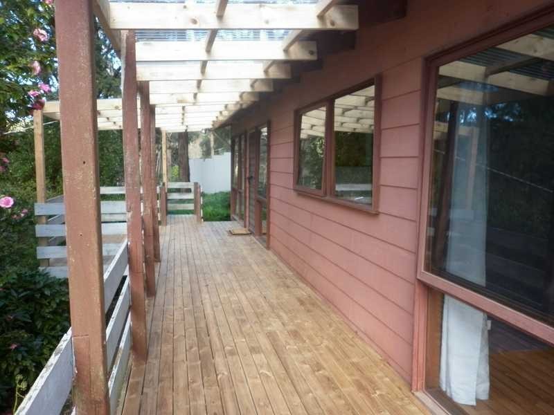 8 Edmunds Road, Cockatoo VIC 3781