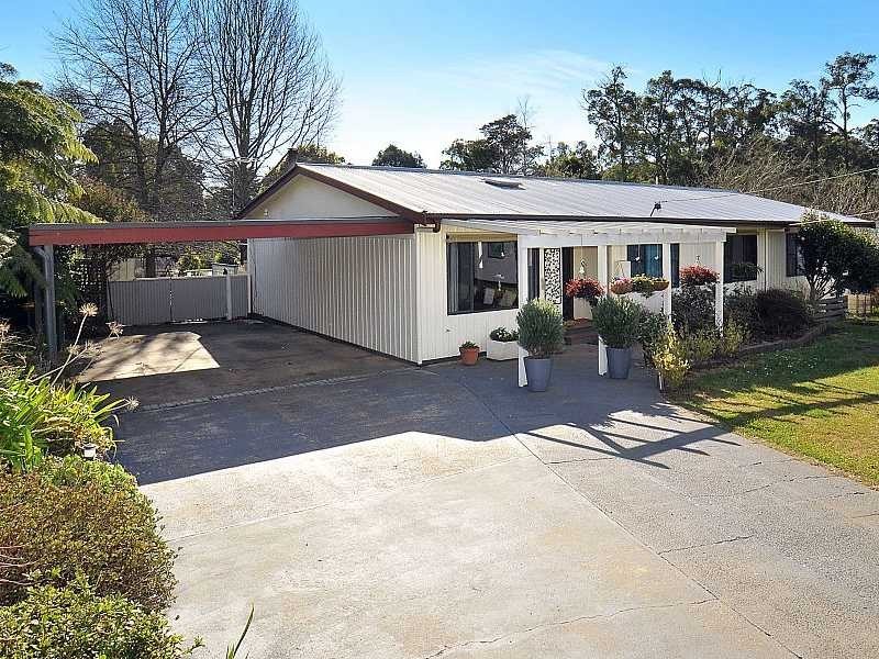 59 Emerald Monbulk Road, Emerald VIC 3782