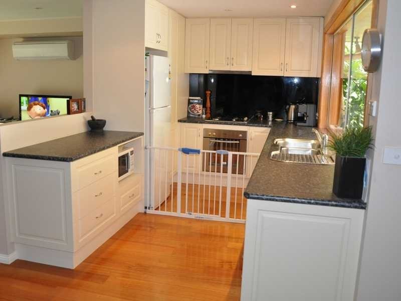 6 Christians Avenue, Avonsleigh VIC 3782