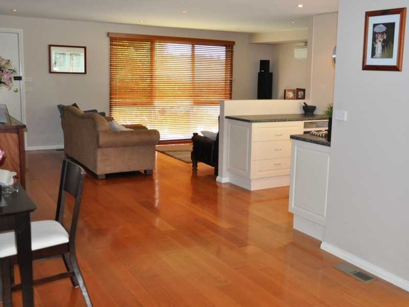 6 Christians Avenue, Avonsleigh VIC 3782