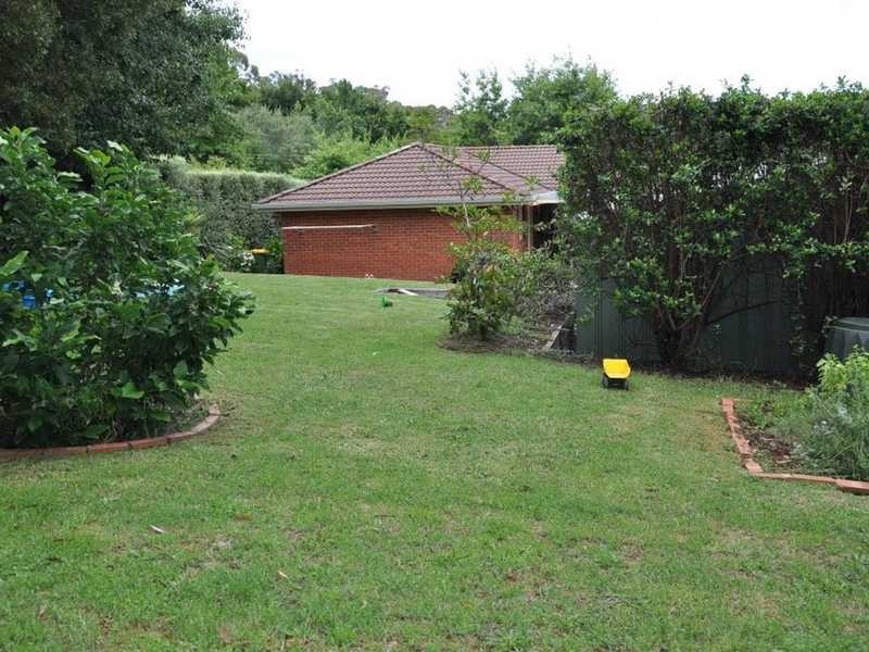 6 Christians Avenue, Avonsleigh VIC 3782