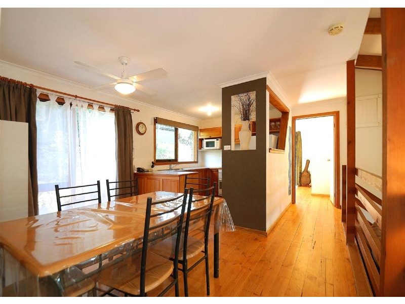 28 Kitchener Parade, Cockatoo VIC 3781