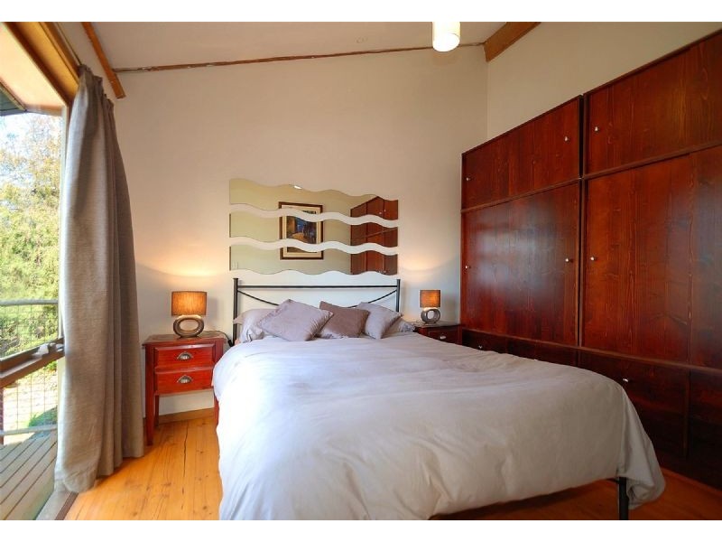 28 Kitchener Parade, Cockatoo VIC 3781