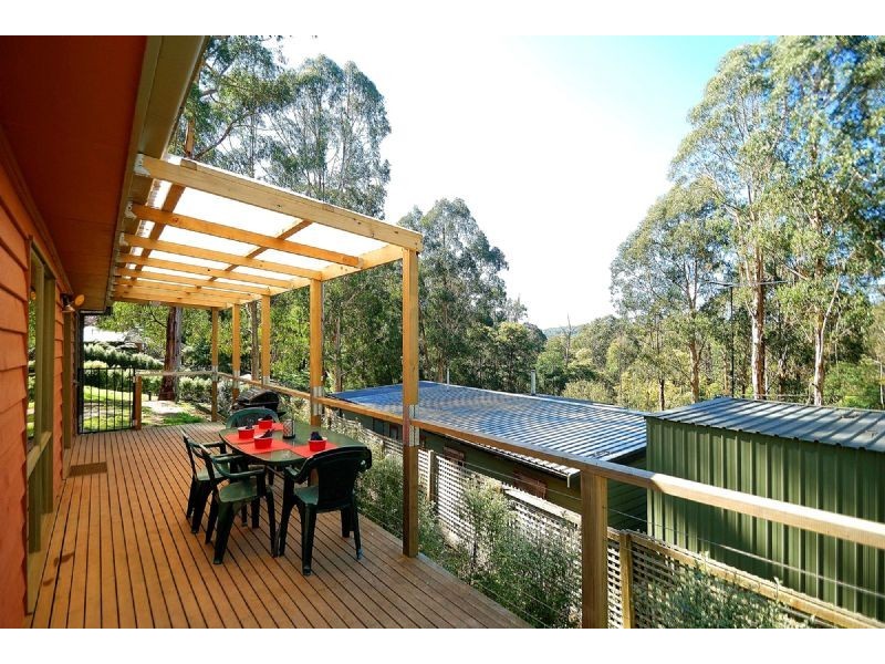 28 Kitchener Parade, Cockatoo VIC 3781