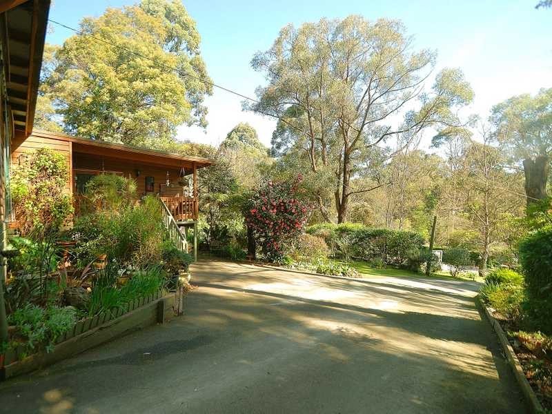 23 Lawsons Road, Emerald VIC 3782