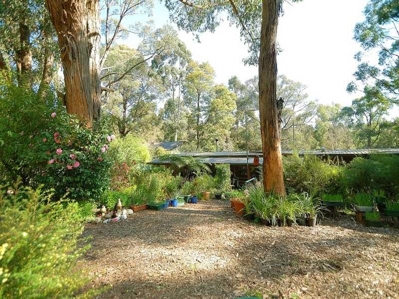 23 Lawsons Road, Emerald VIC 3782