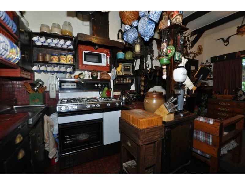 18 Heroes Avenue, Emerald VIC 3782