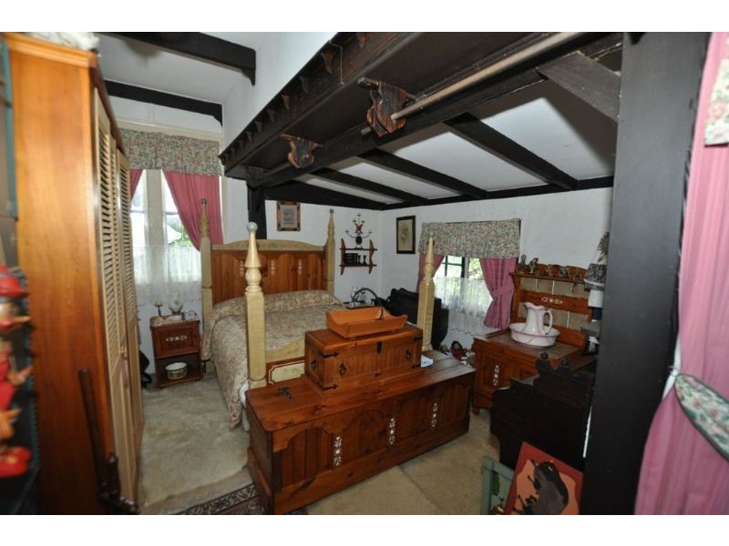 18 Heroes Avenue, Emerald VIC 3782