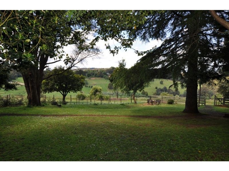 18 Heroes Avenue, Emerald VIC 3782