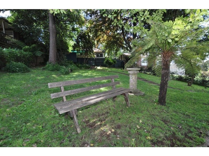 18 Heroes Avenue, Emerald VIC 3782