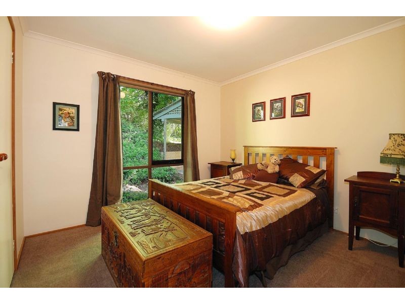 50 Neville Street, Cockatoo VIC 3781