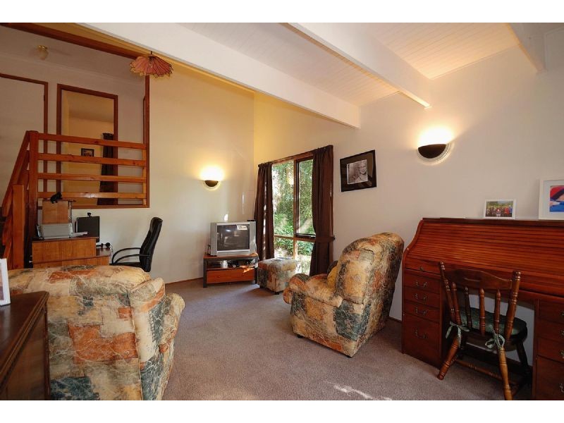 50 Neville Street, Cockatoo VIC 3781