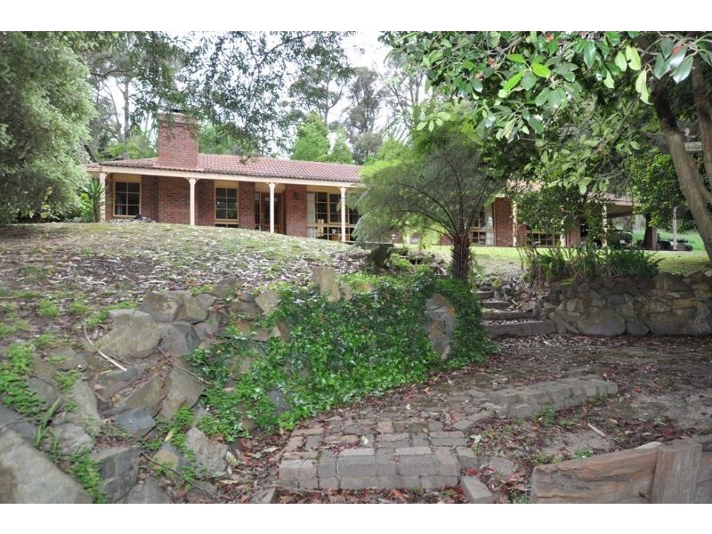 16 Church Crescent, Cockatoo VIC 3781