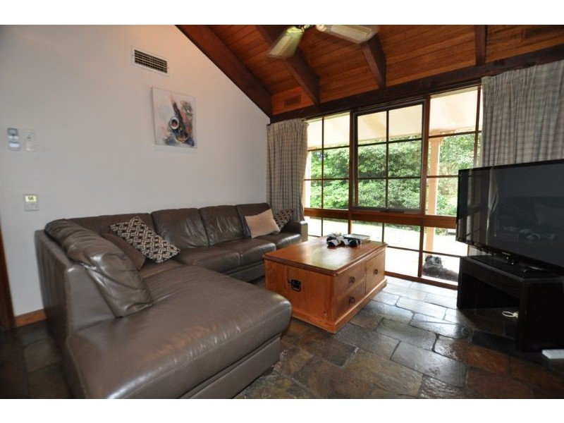 16 Church Crescent, Cockatoo VIC 3781