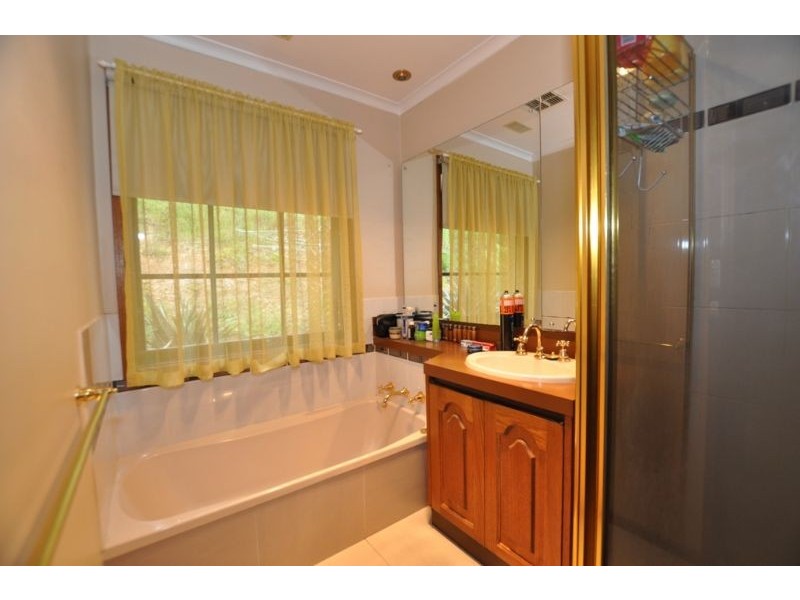 16 Church Crescent, Cockatoo VIC 3781