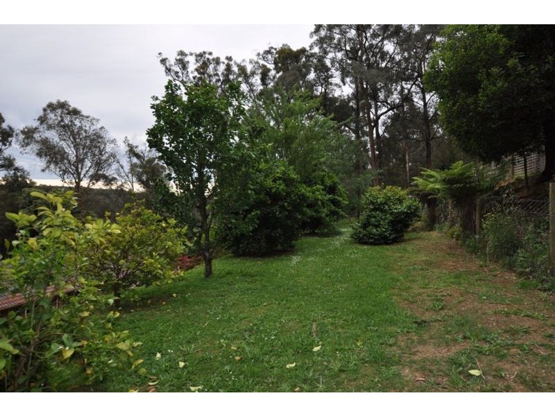 16 Church Crescent, Cockatoo VIC 3781
