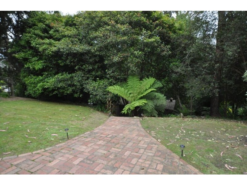 16 Church Crescent, Cockatoo VIC 3781