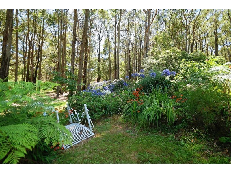 33 Steel Road, Emerald VIC 3782