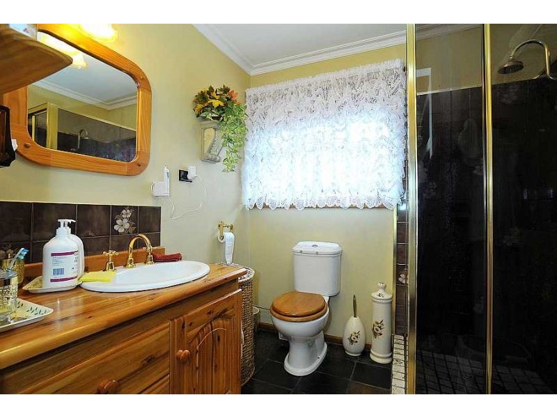 19 Edenmont Road, Emerald VIC 3782