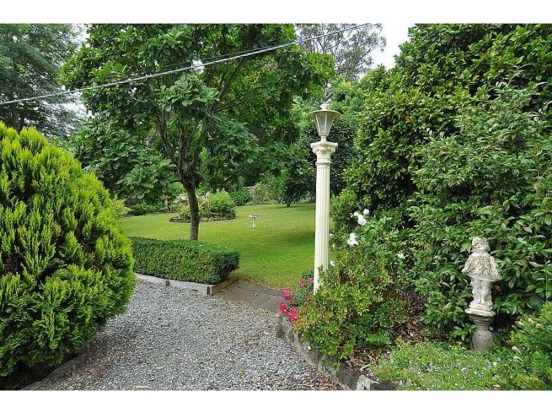 19 Edenmont Road, Emerald VIC 3782