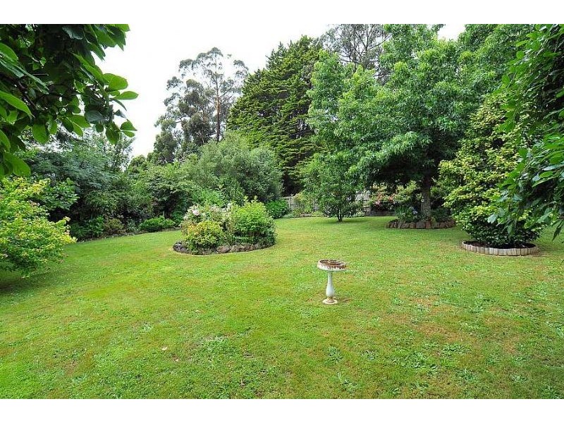 19 Edenmont Road, Emerald VIC 3782