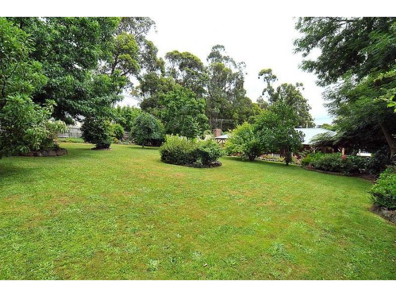 19 Edenmont Road, Emerald VIC 3782