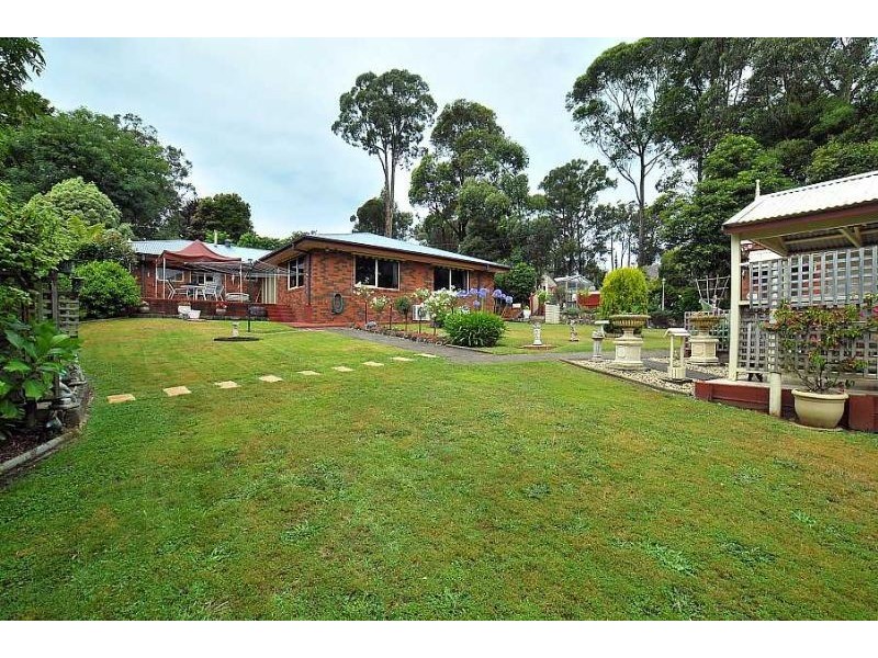 19 Edenmont Road, Emerald VIC 3782