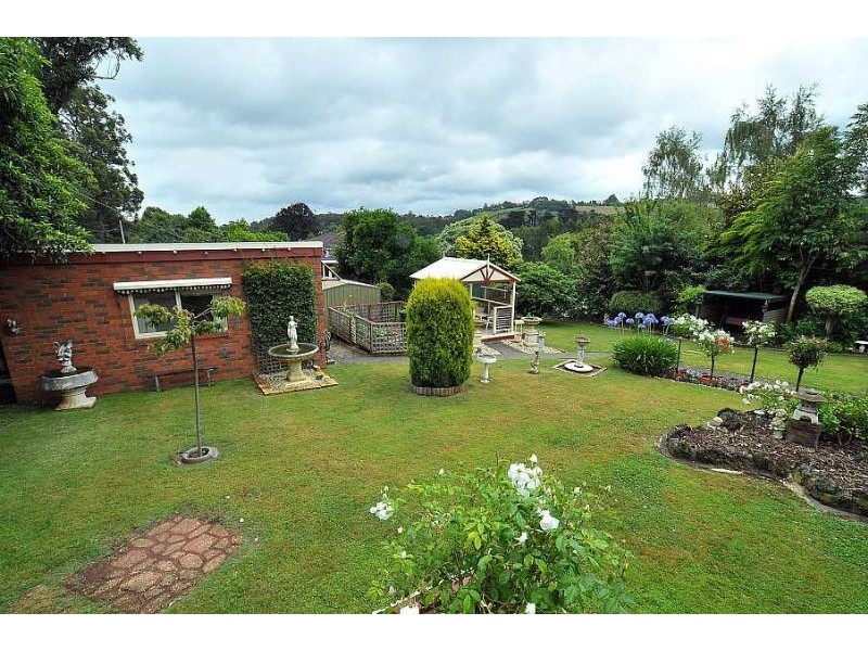 19 Edenmont Road, Emerald VIC 3782