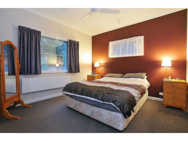 1 Rainy Hill Road, Cockatoo VIC 3781